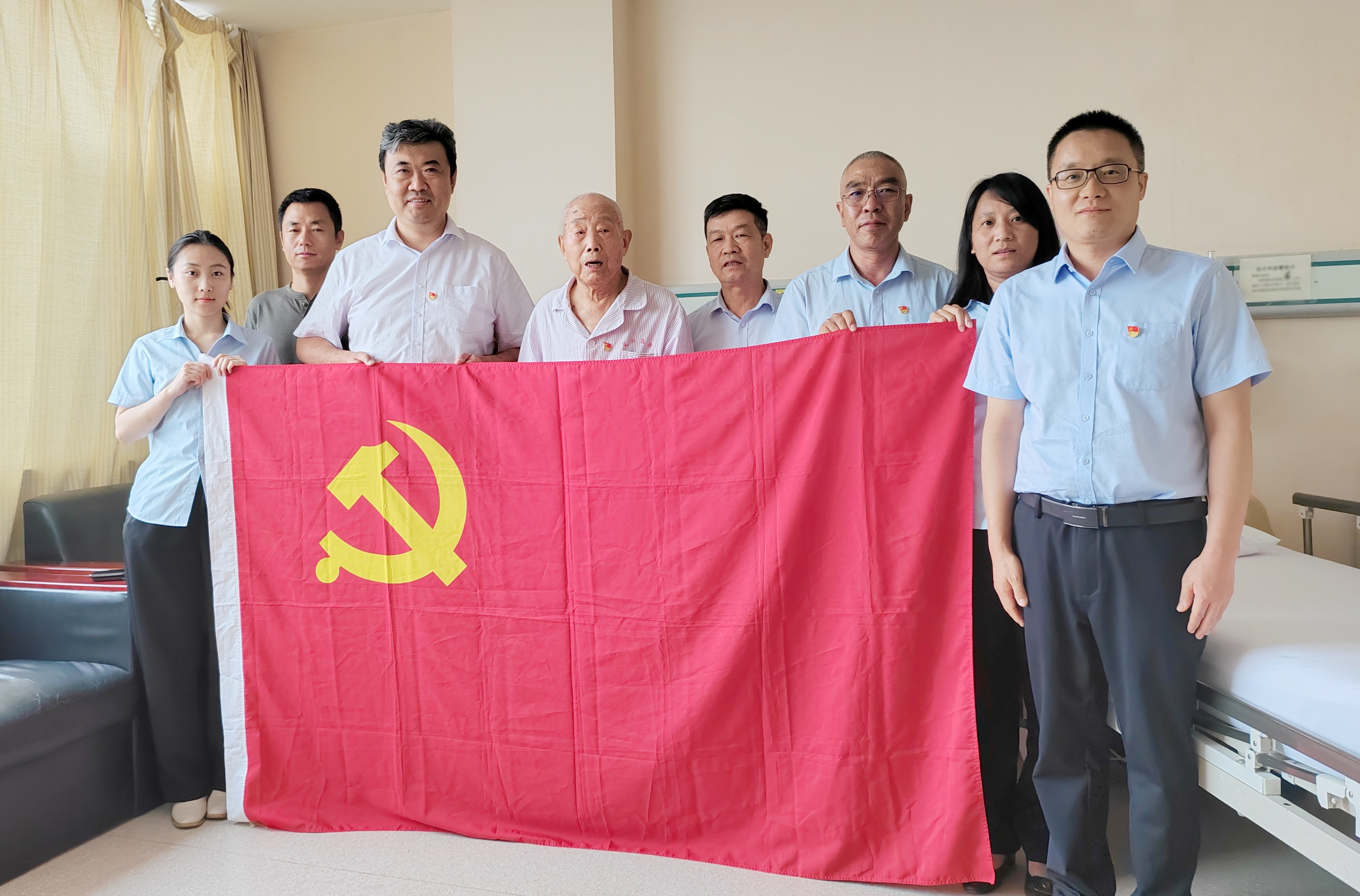 金屬公司黨總支開展“八一” 慰問活動(dòng)——講烽火故事傳薪火、聽行走黨課潤初心